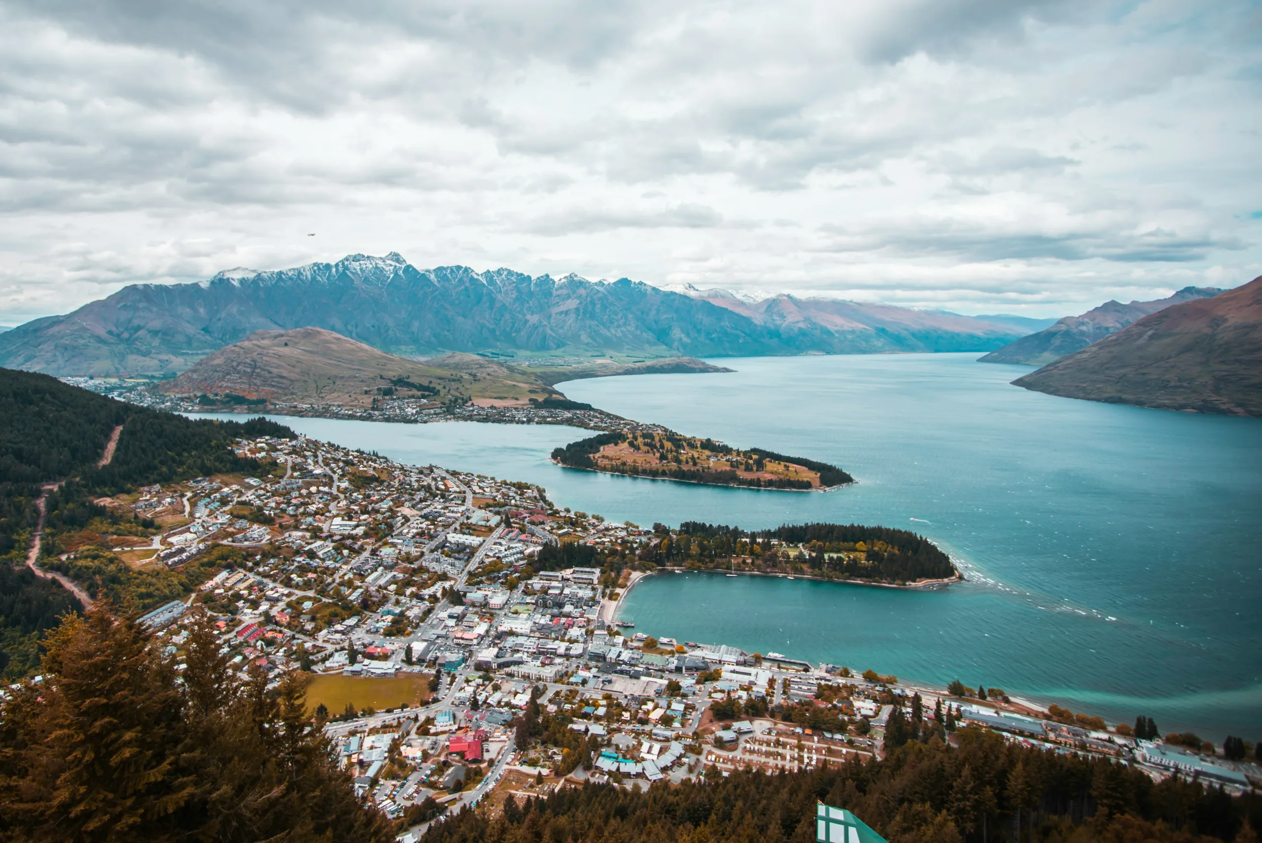 Average Queenstown Weather Month by Month: Sizzling Summers to Woolly Winters!
